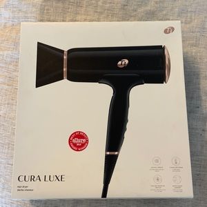 T3 Cura Luxe Brand New hair dryer never opened